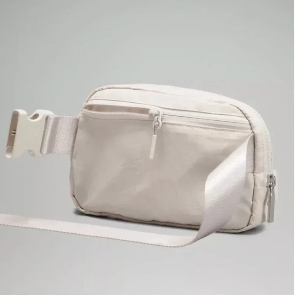 NWT Lululemon Everywhere Belt Bag Opal White - Picture 3 of 8